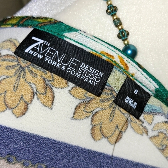 🆕️NEW YORK & CO. FAUX WRAP BLOUSE - Picture 9 of 11